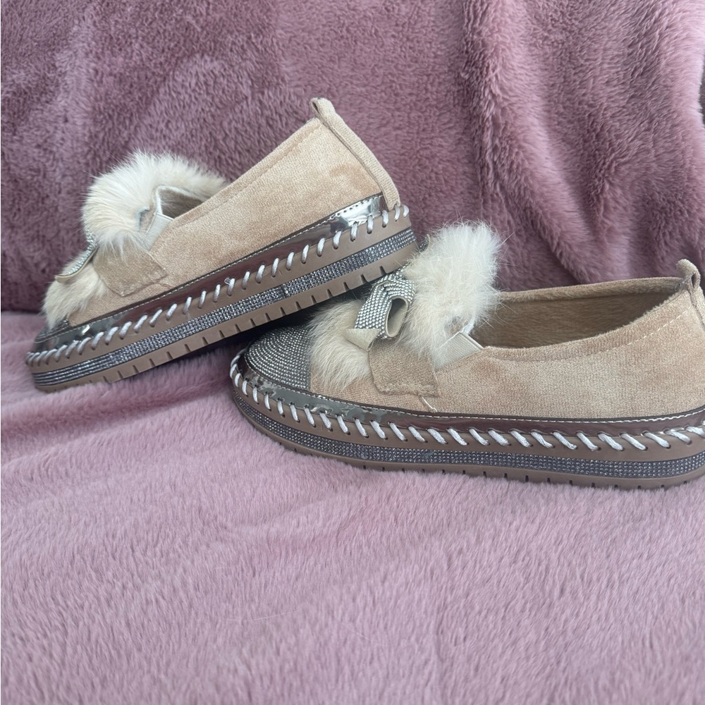 Elegant Beige and Silver Women's Loafers - Picture 3 of 6